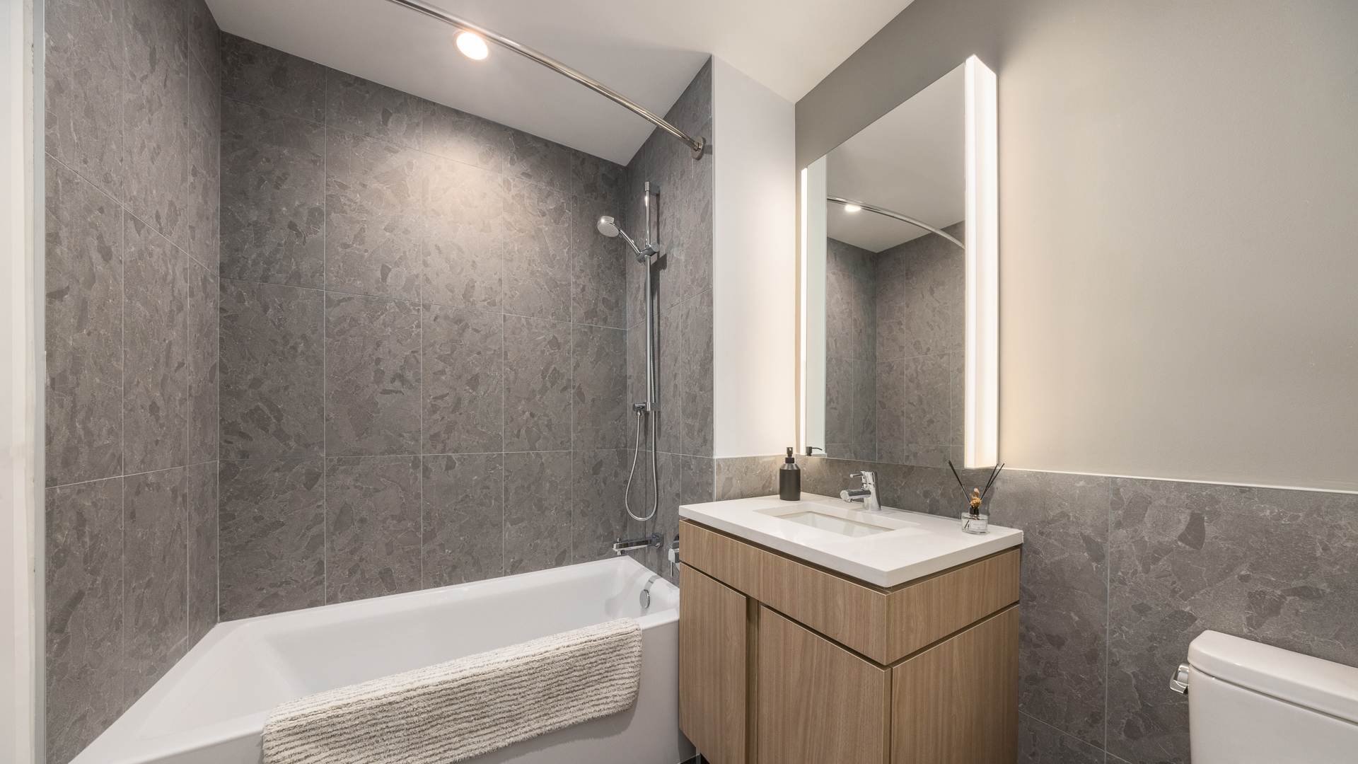89 De Kalb Avenue 16D Fort Greene Brooklyn NY 11201