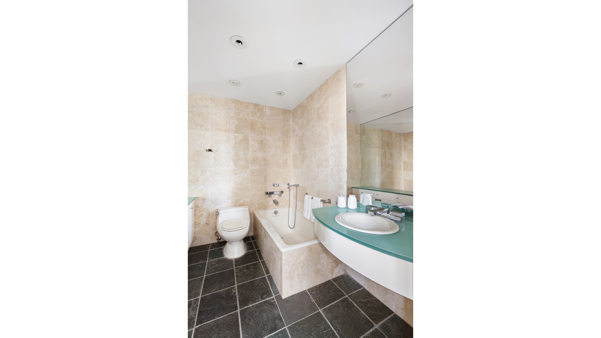 27 West 67th Street 8REW Lincoln Square New York NY 10023