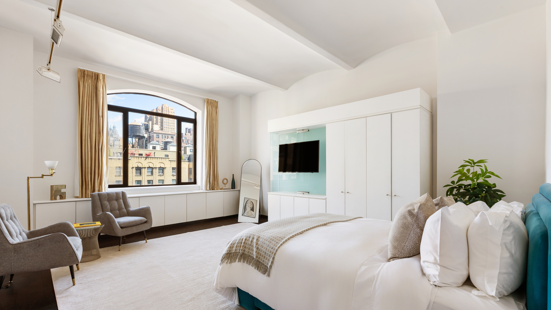 27 West 67th Street 8REW Lincoln Square New York NY 10023