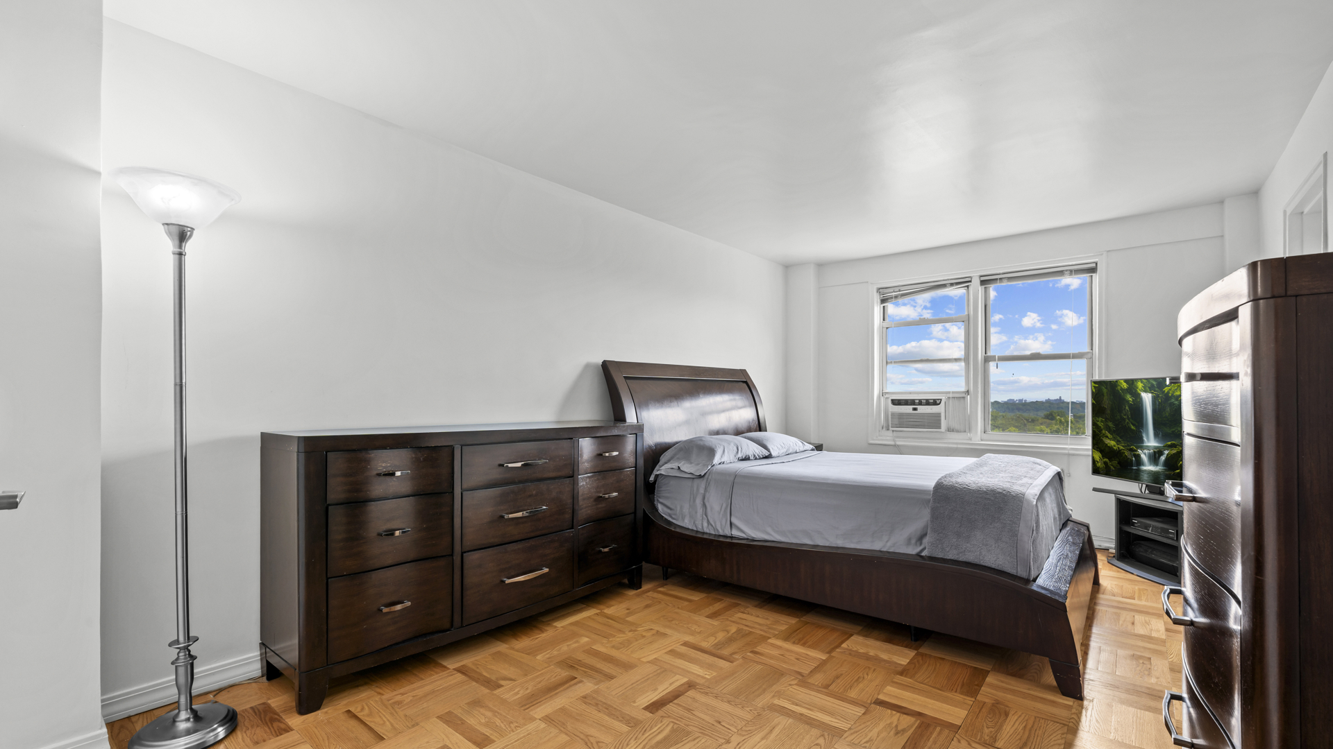 4555 Henry Hudson Parkway West 908 Riverdale Bronx NY 10471