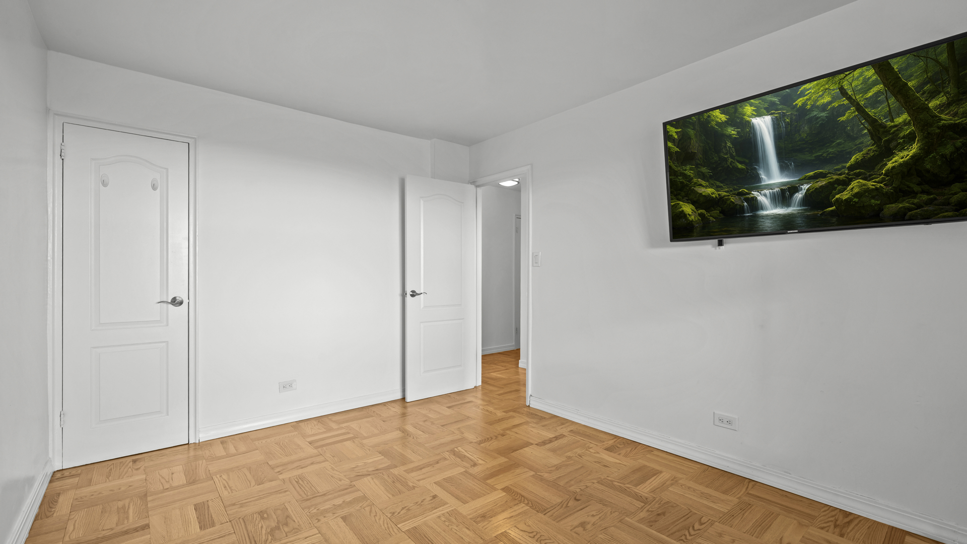 4555 Henry Hudson Parkway West 908 Riverdale Bronx NY 10471