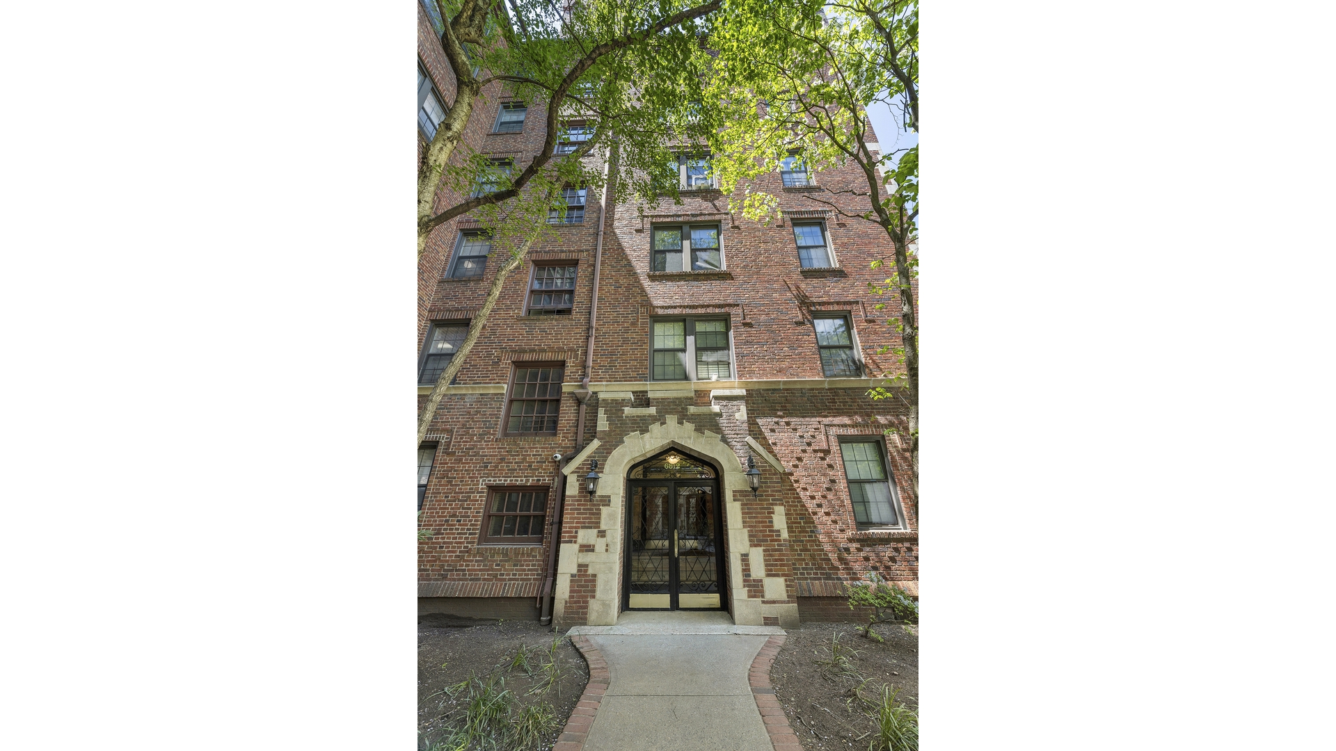 68-12 Burns Street A3 Forest Hills Queens NY 11375