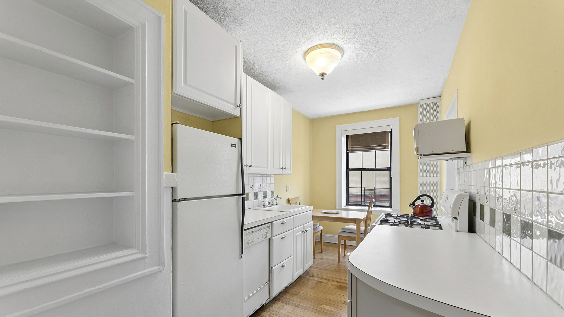 68-12 Burns Street A3 Forest Hills Queens NY 11375
