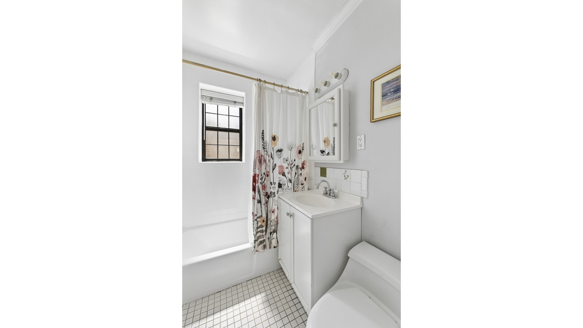 68-12 Burns Street A3 Forest Hills Queens NY 11375
