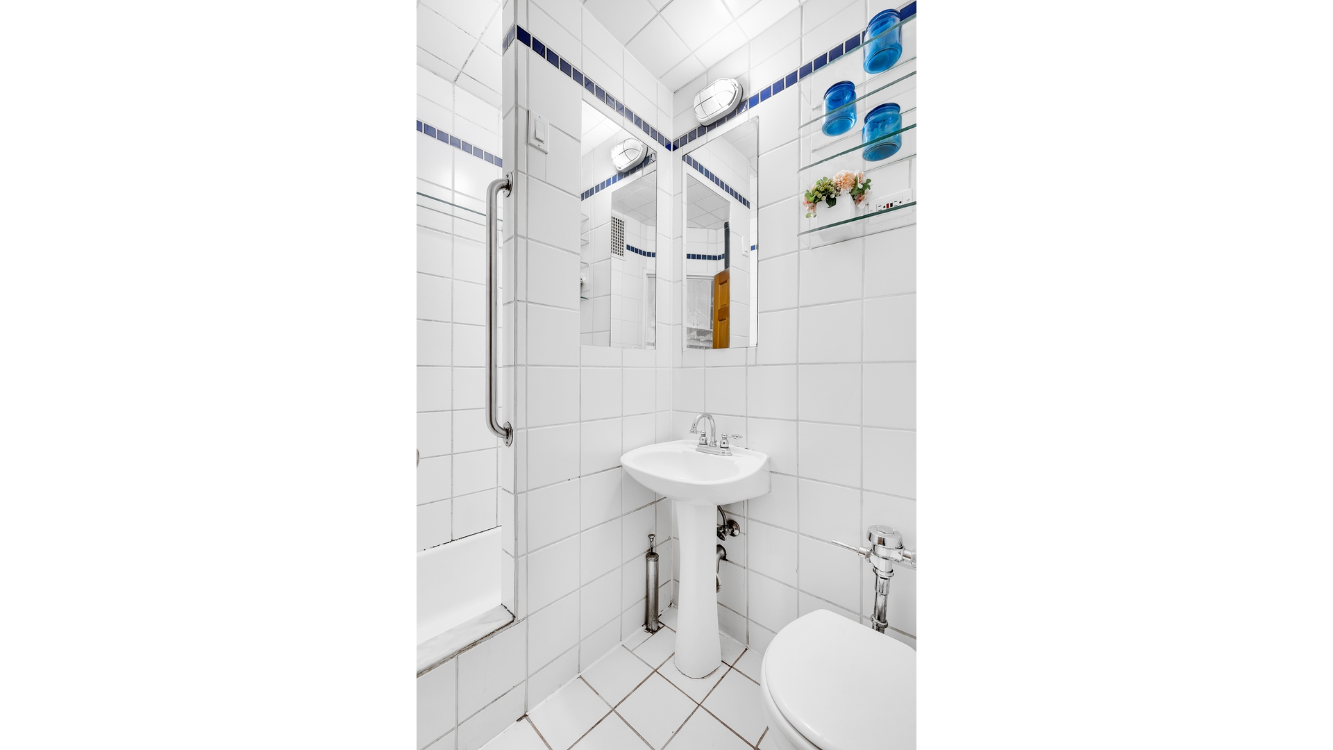 212 East 77th Street 2B Upper East Side New York NY 10075