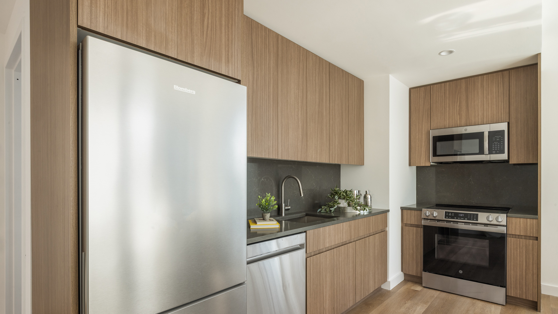89 De Kalb Avenue 17F Fort Greene Brooklyn NY 11201