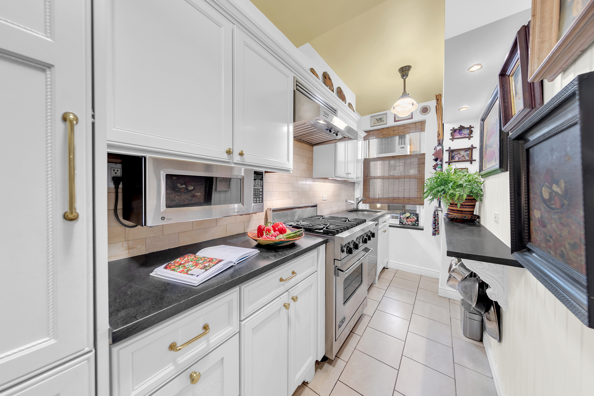 414 East 52nd Street Beekman Place New York NY 10022