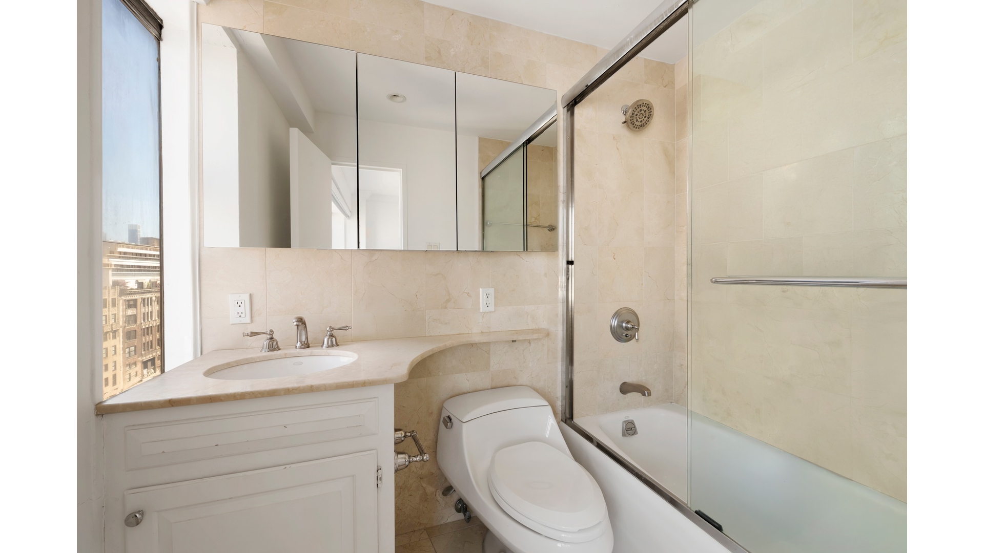 900 Park Avenue 18C Upper East Side New York NY 10075