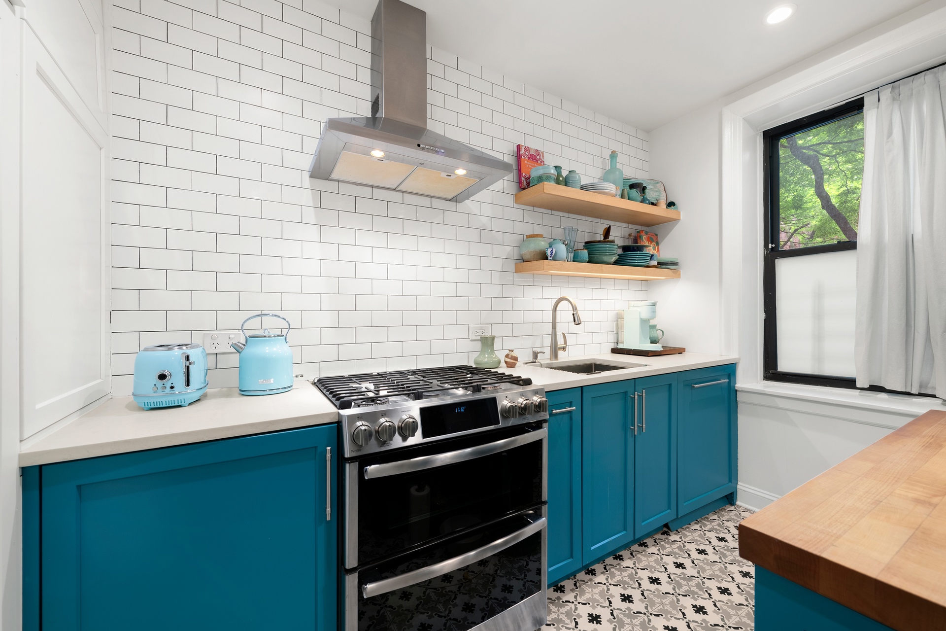 83-10 35th Avenue 1W Jackson Heights Queens NY 11373