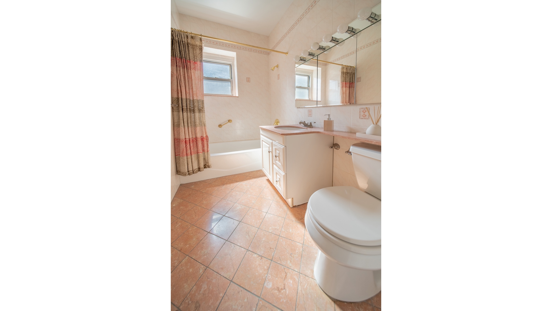 58 West 58th Street 15C Midtown West New York NY 10019
