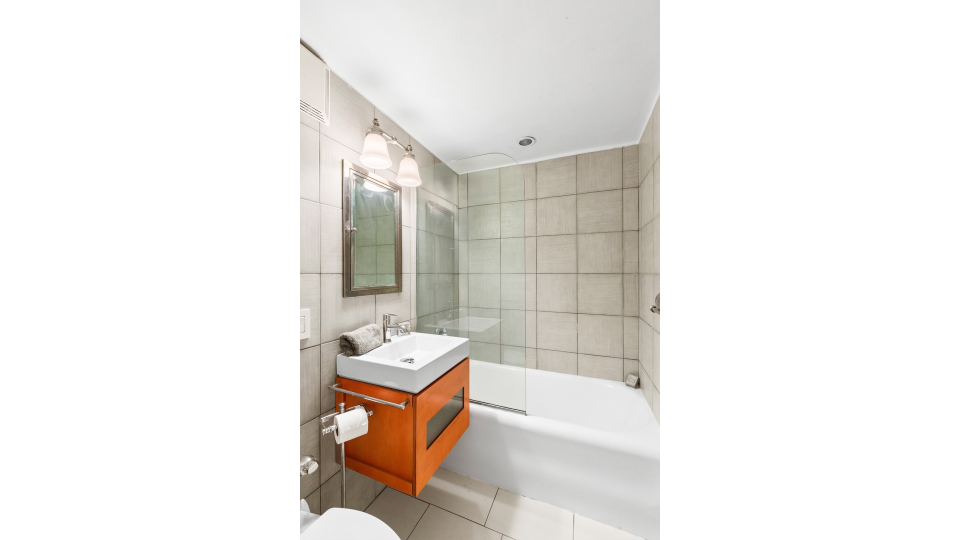 320 East 42nd Street 408 Tudor City New York NY 10017