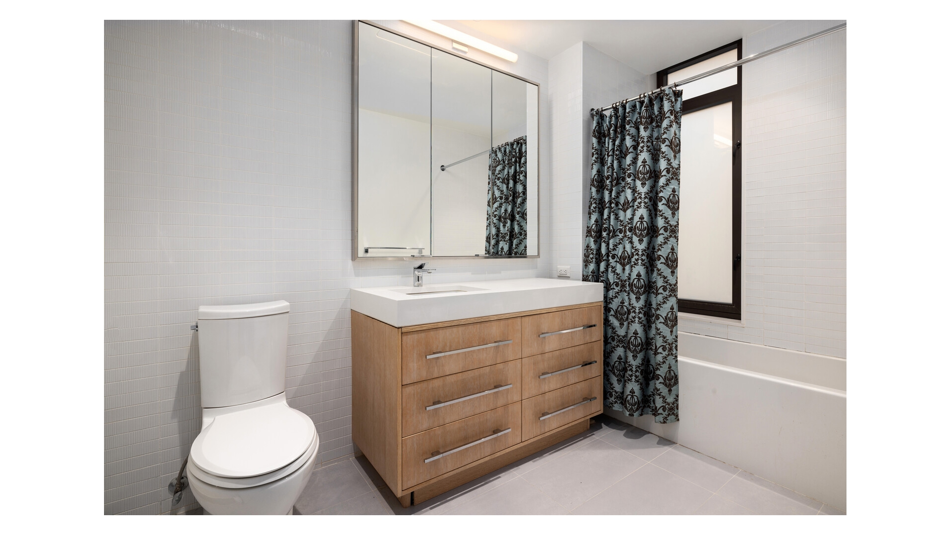 212 West 95th Street 3RDFL Upper West Side New York NY 10025