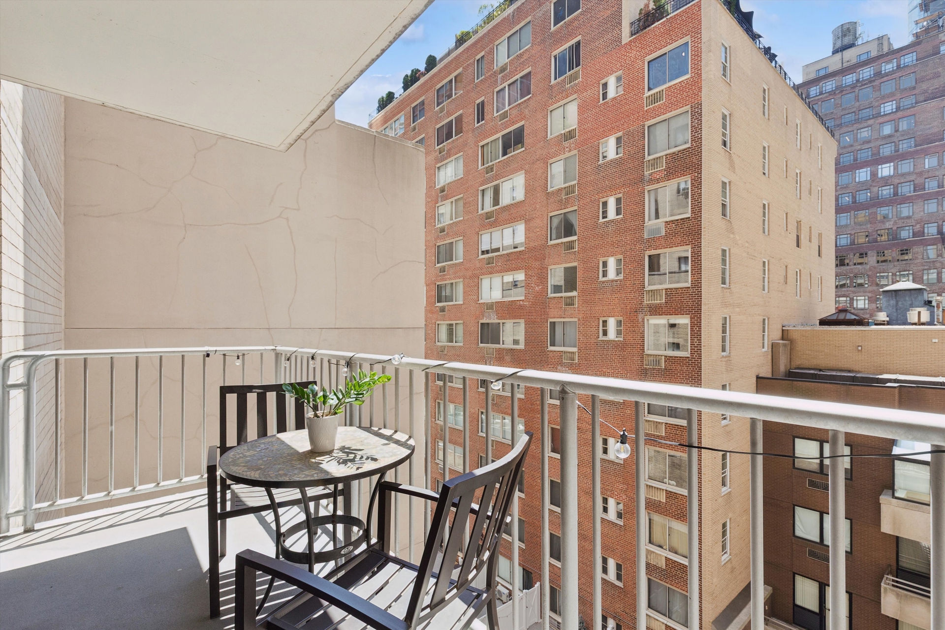 216 East 47th Street 6B Turtle Bay New York NY 10017