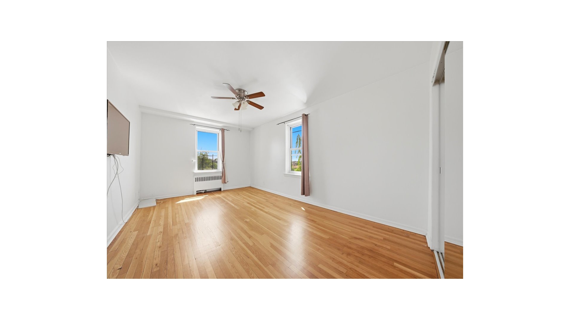 2080 Barnes Avenue Pelham Parkway Bronx NY 10462
