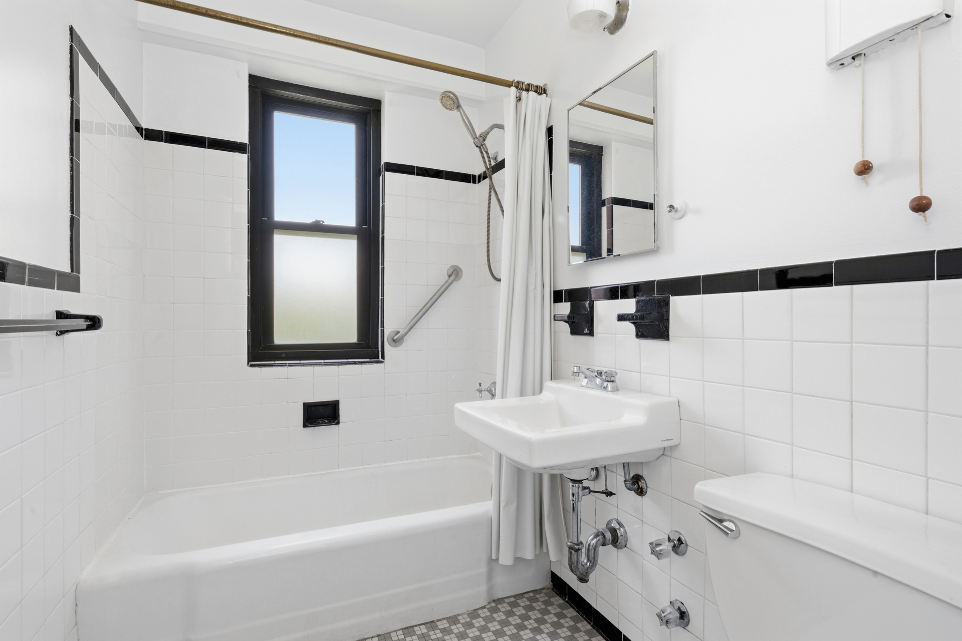 208 East Broadway J602 Lower East Side New York NY 10002
