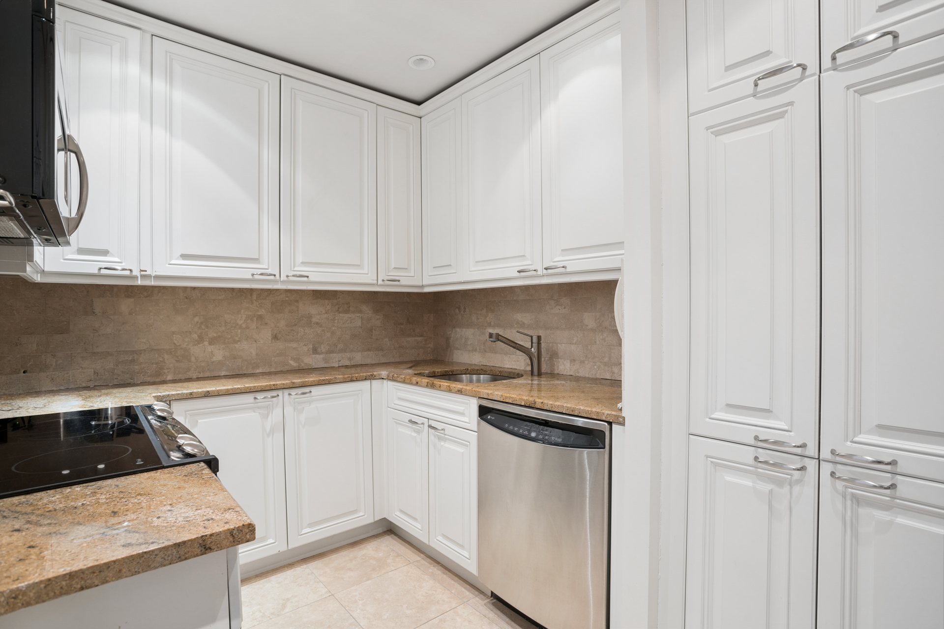 641 Fifth Avenue 39C Midtown East New York NY 10022