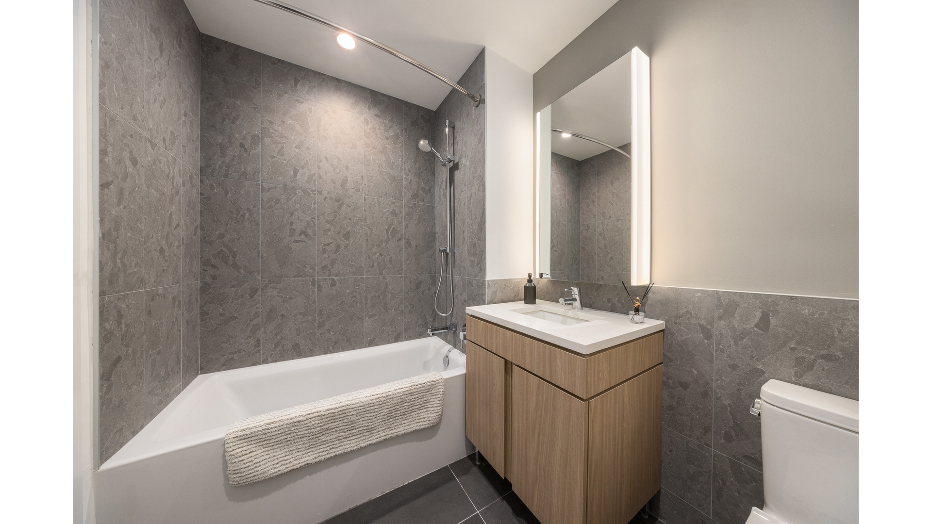 89 De Kalb Avenue 7J Fort Greene Brooklyn NY 11201