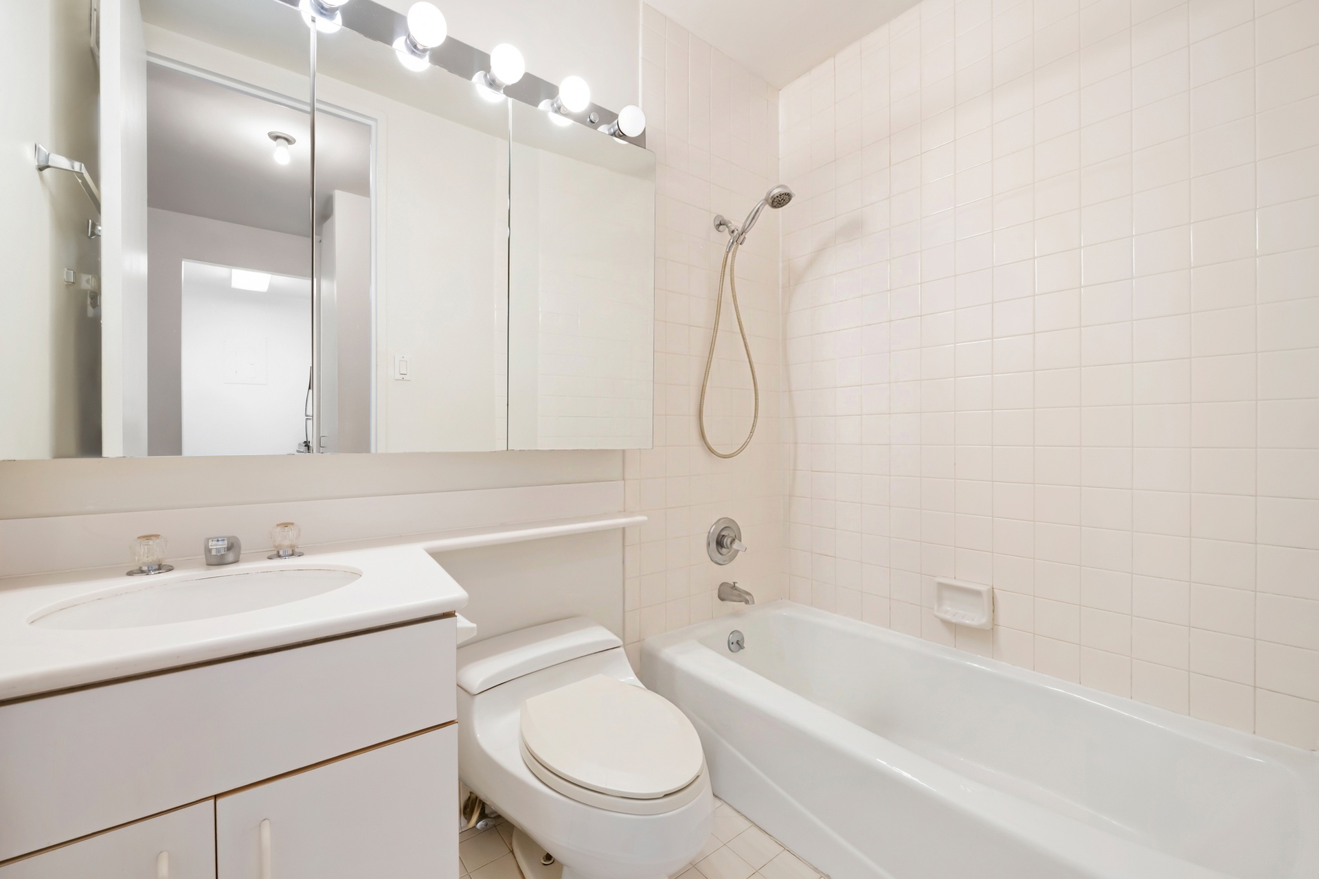 235 East 40th Street 9I Murray Hill New York NY 10016