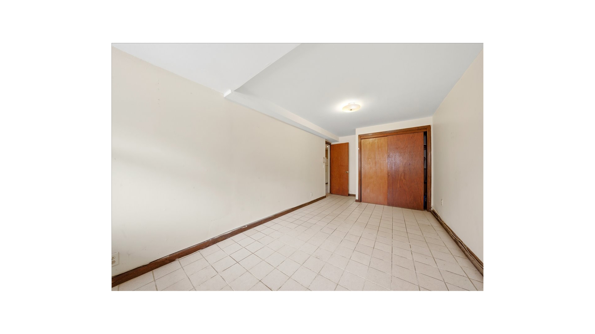 4425 Richardson Avenue Wakefield Bronx NY 10470