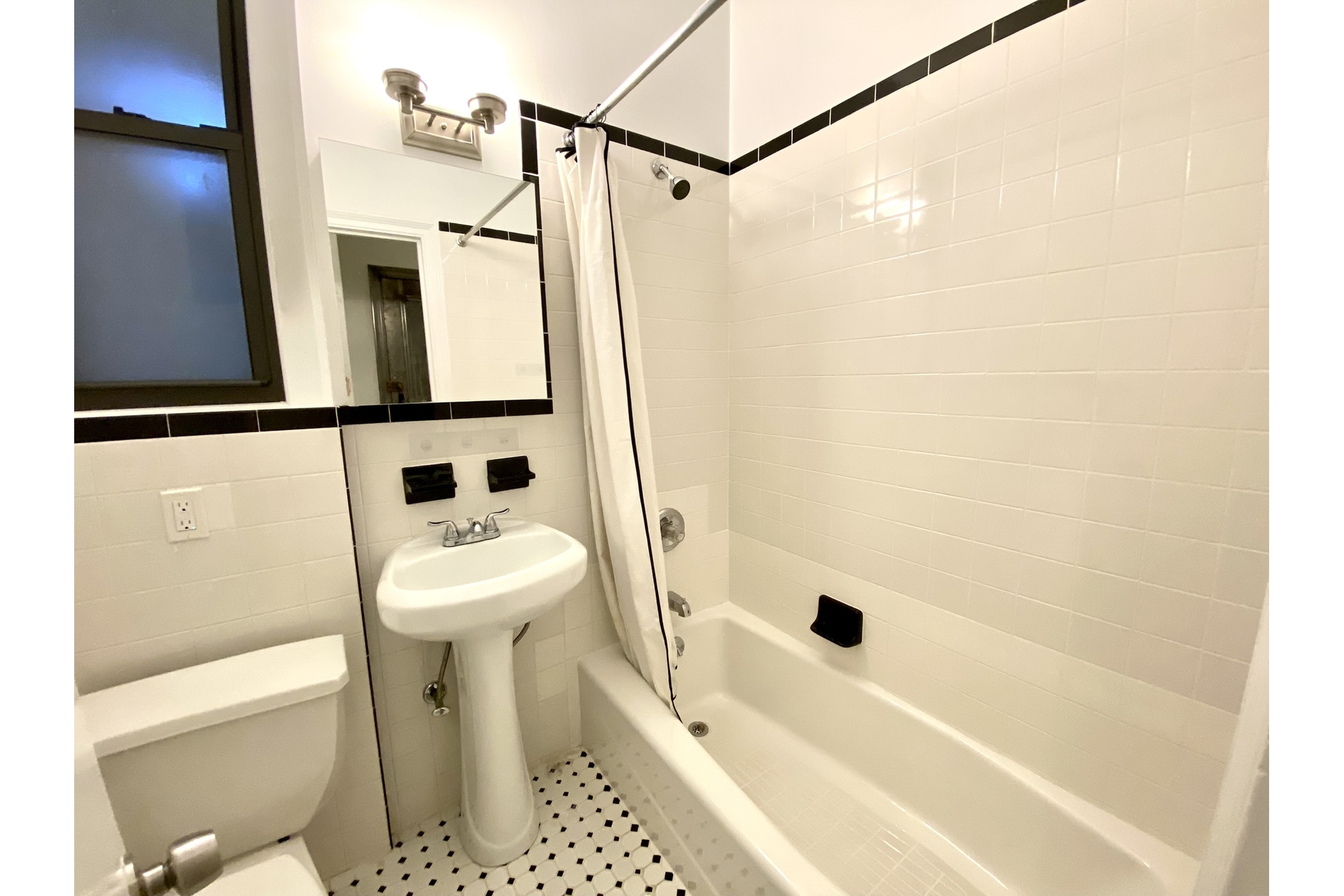 51 Seventh Avenue South 1F Greenwich Village New York NY 10014