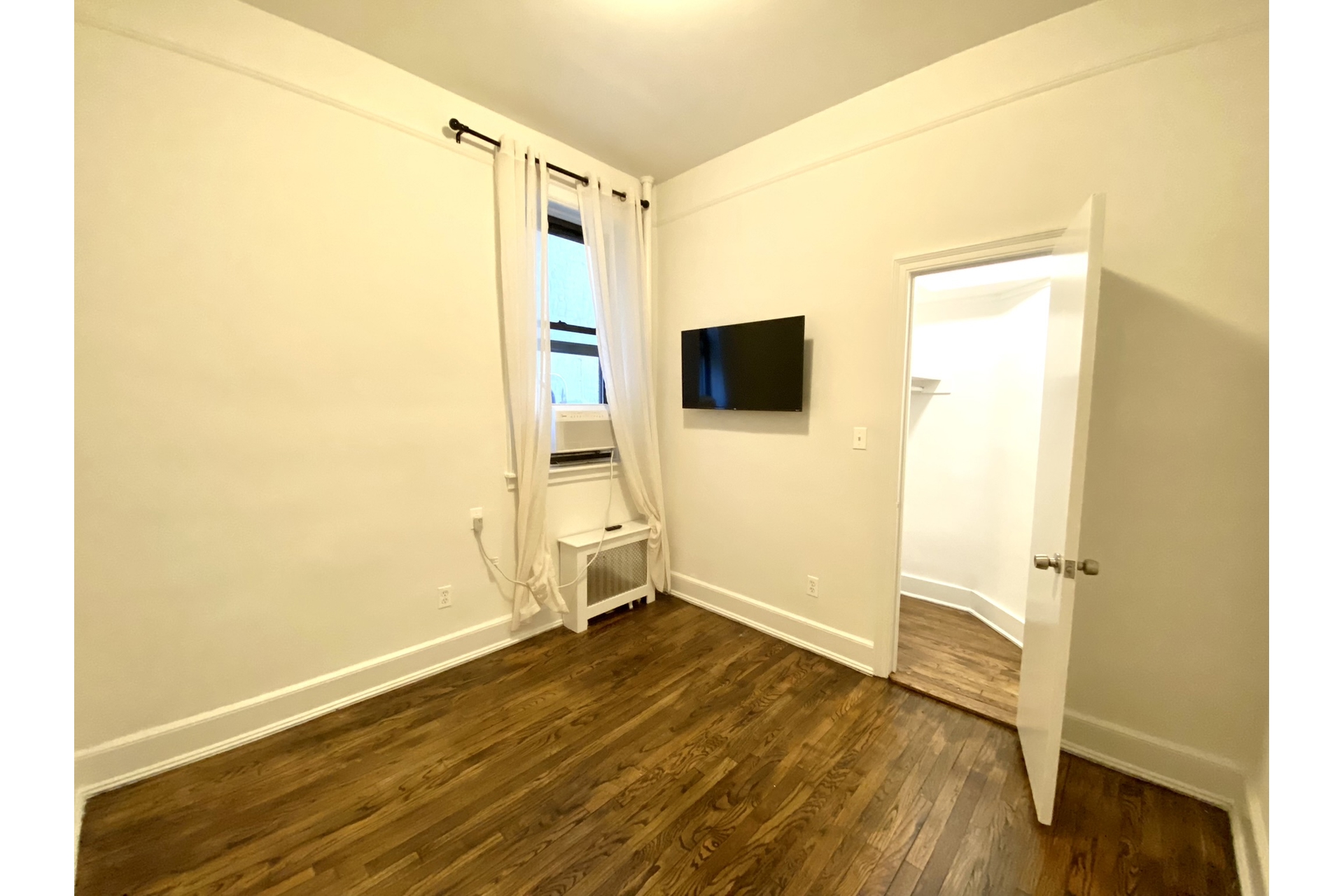 51 Seventh Avenue South 1F Greenwich Village New York NY 10014