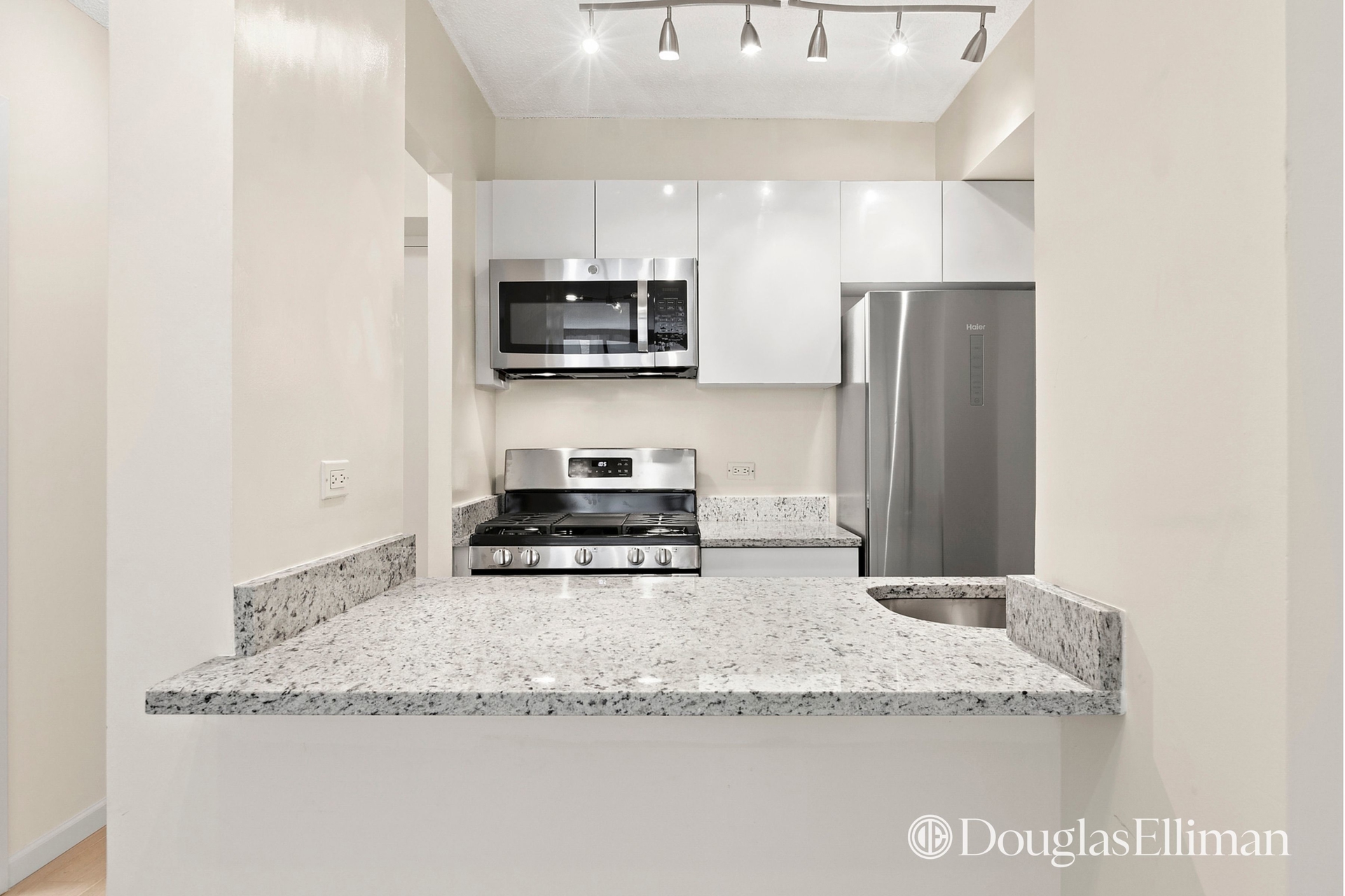 250 East 40th Street 3C Murray Hill New York NY 10016