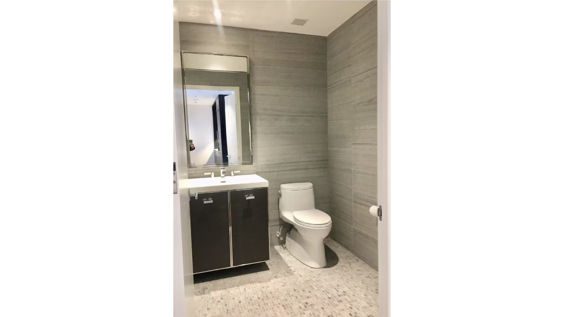 252 South Street 21F Lower East Side New York NY 10002