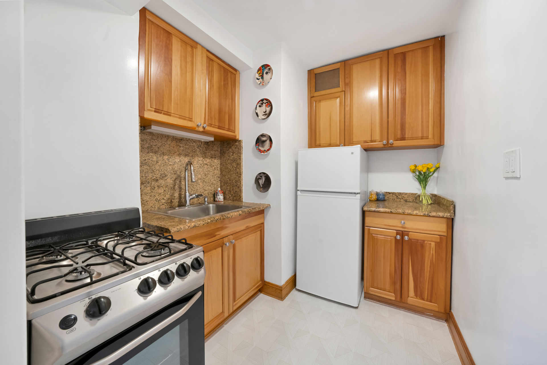 60 East 9th Street 642 Greenwich Village New York NY 10003
