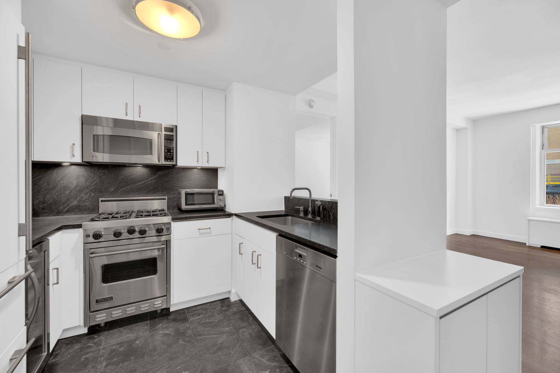 100 West 58th Street 4C Midtown West New York NY 10019