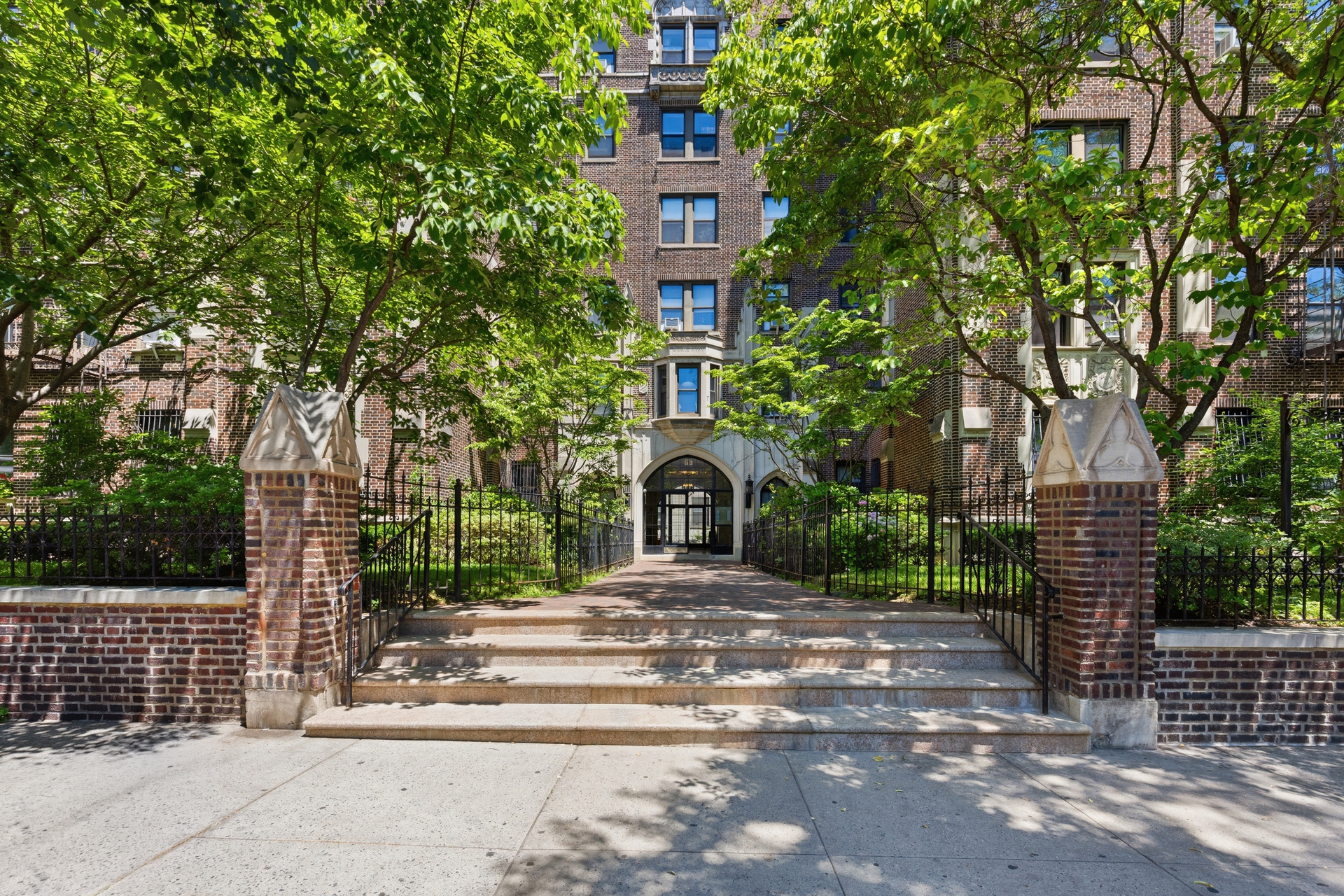 255 Eastern Parkway E12 Crown Heights Brooklyn NY 11238