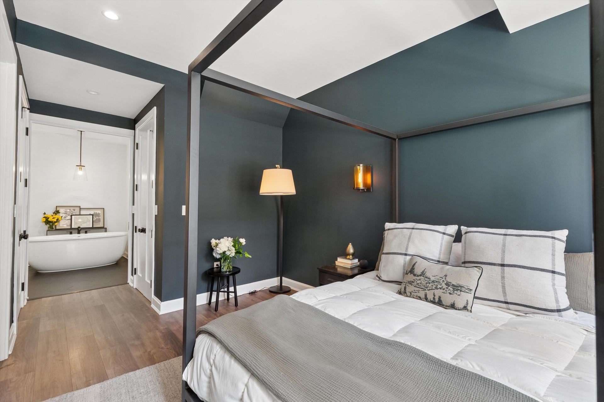 252 West 30th Street 2B Chelsea New York NY 10001