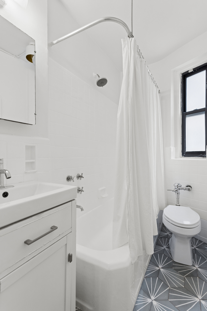 860 Grand Concourse 4B Concourse Bronx NY 10451