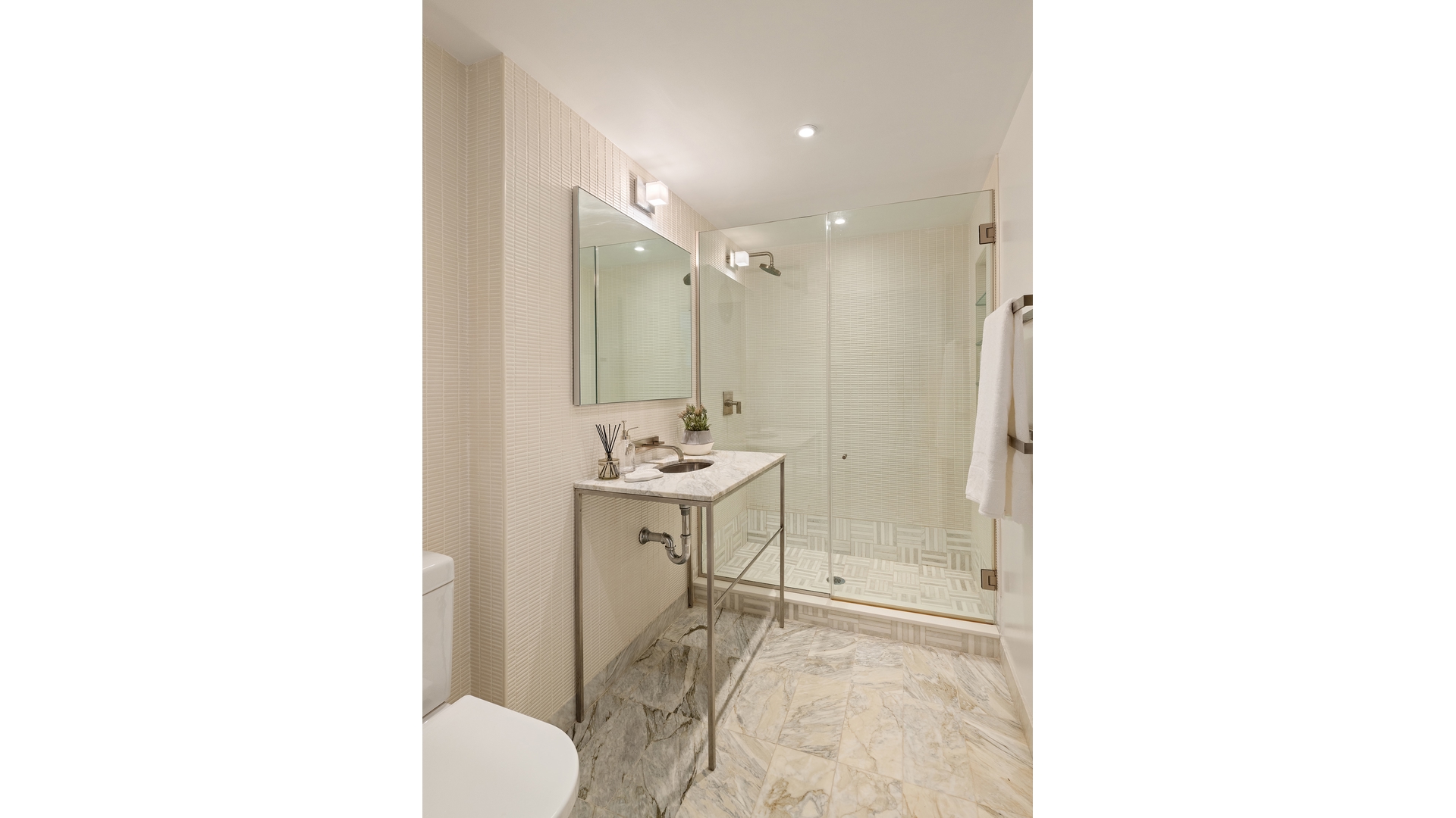 322 West 57th Street 44K2 Clinton New York NY 10019