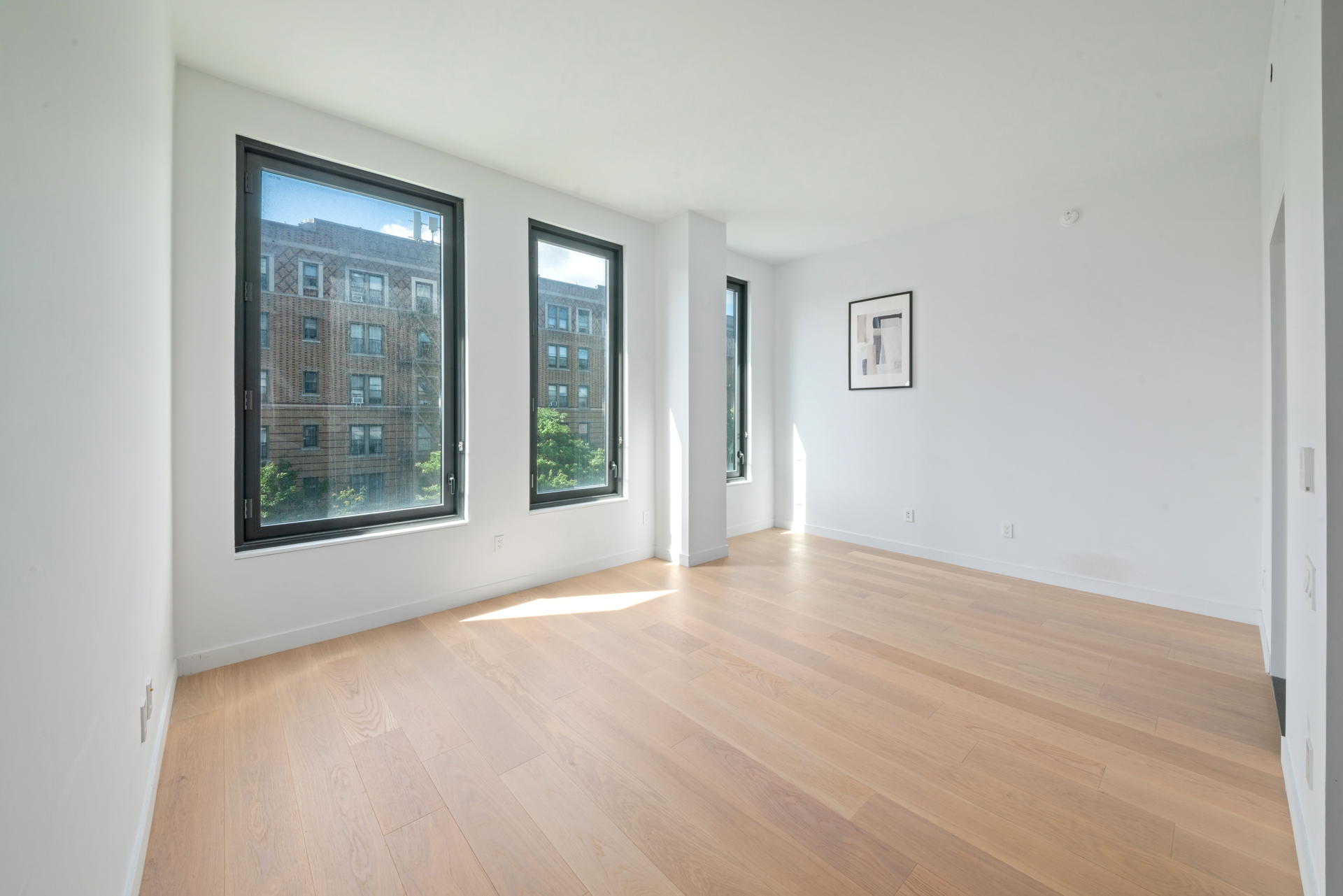 21-21 31st Street 3H Steinway-Ditmars Queens NY 11105
