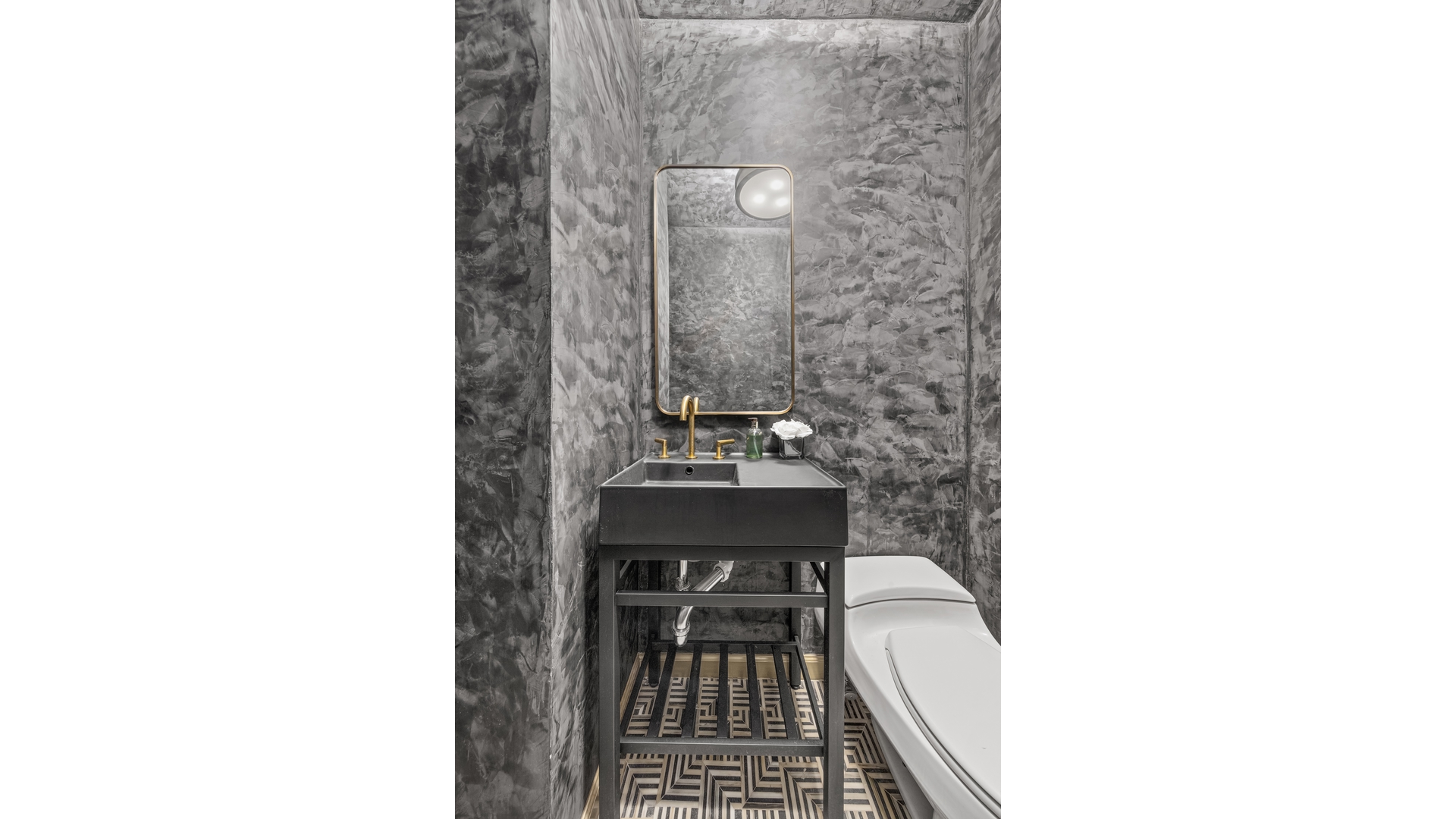 200 East 69th Street 32C Upper East Side New York NY 10021