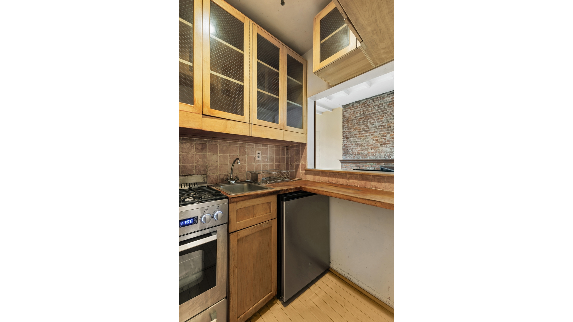 162 Ninth Avenue 3A Chelsea New York NY 10011
