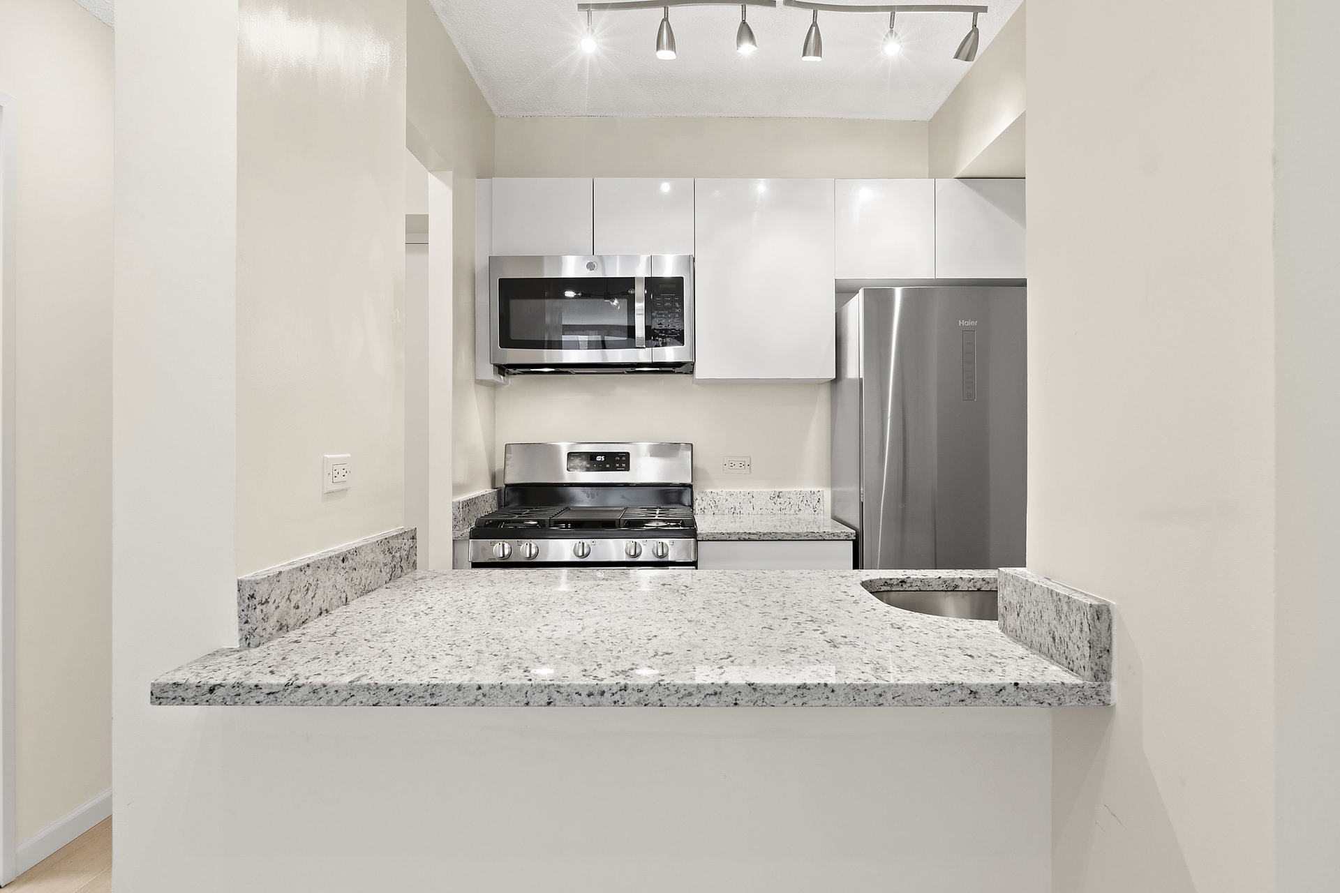 250 East 40th Street 3C Murray Hill New York NY 10016