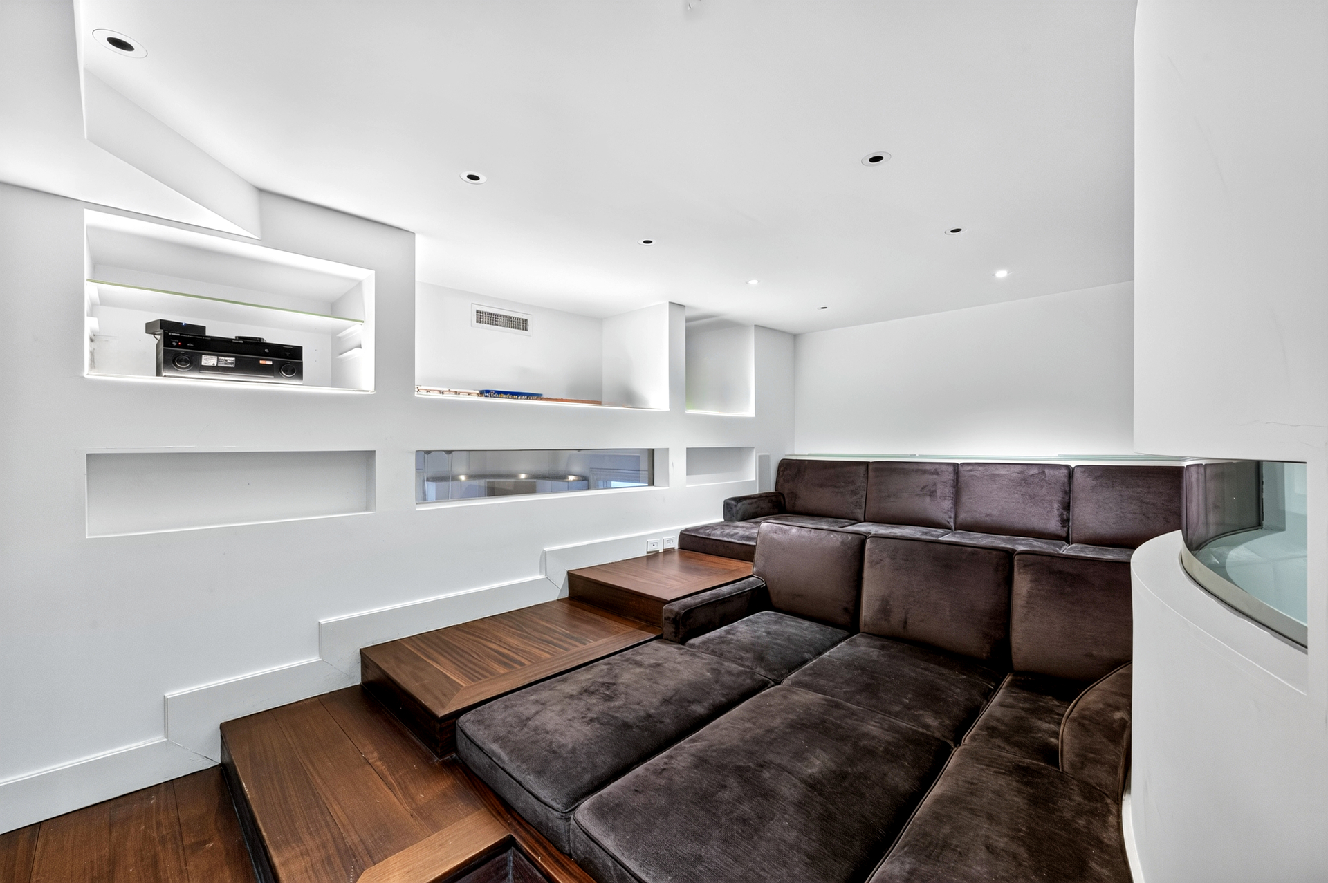102 Prince Street 2NDFLOOR Soho New York NY 10012