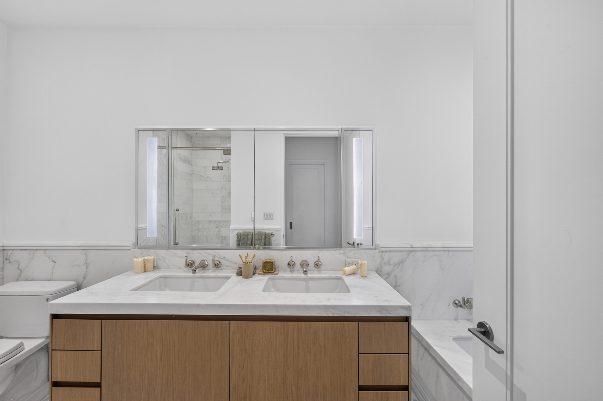 215 East 19th Street 17D Gramercy Park New York NY 10003