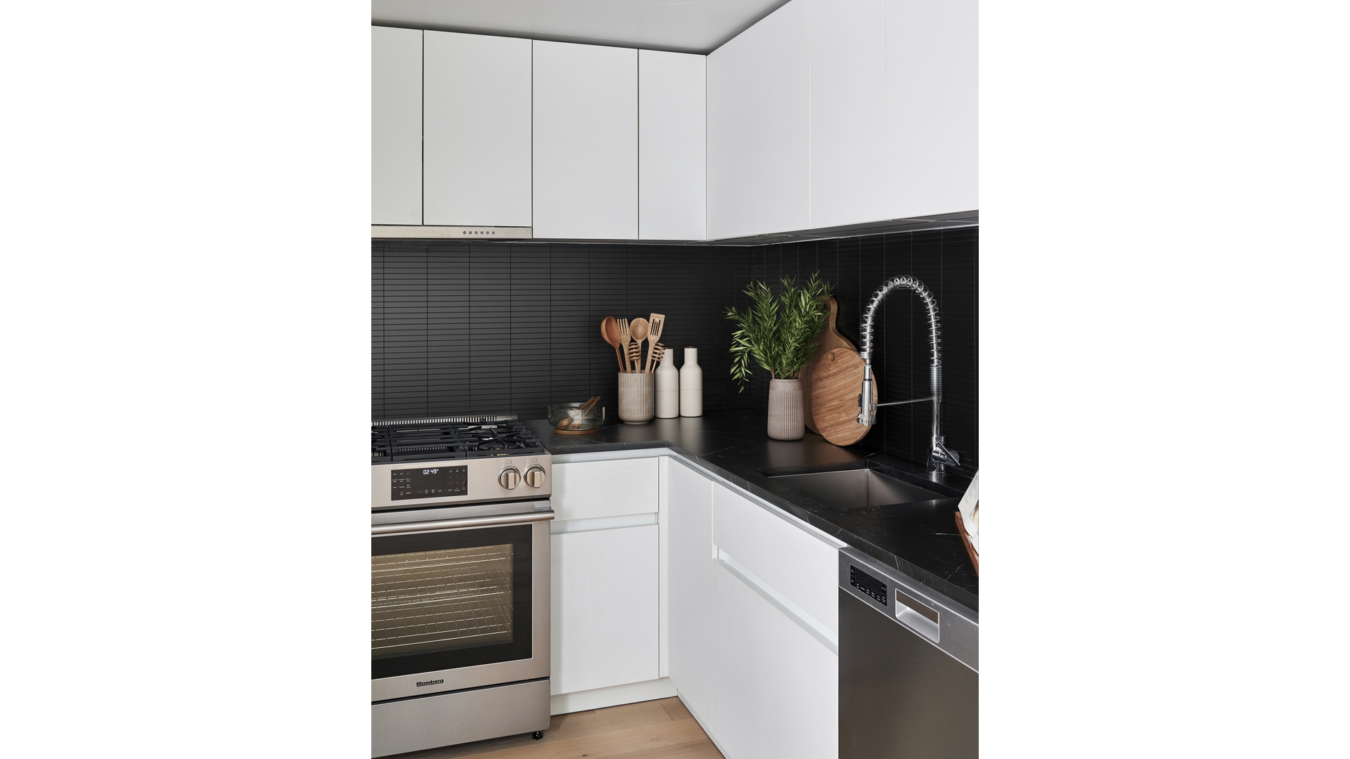305 Union Avenue 2C Williamsburg Brooklyn NY 11211