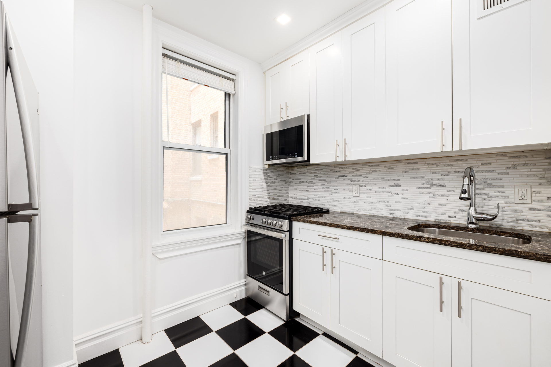 25 West 64th Street 1C Lincoln Square New York NY 10023