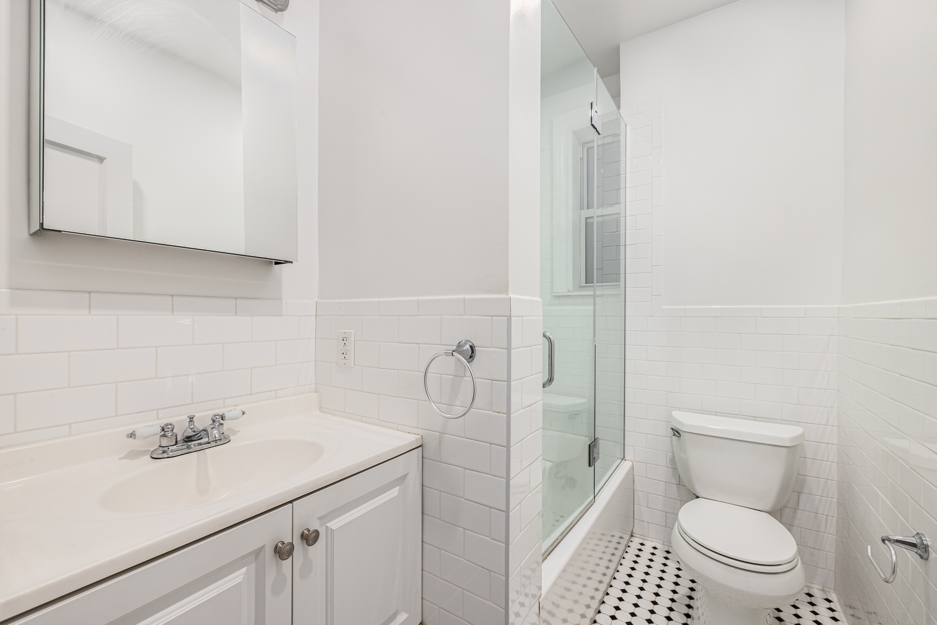 25 West 64th Street 1C Lincoln Square New York NY 10023