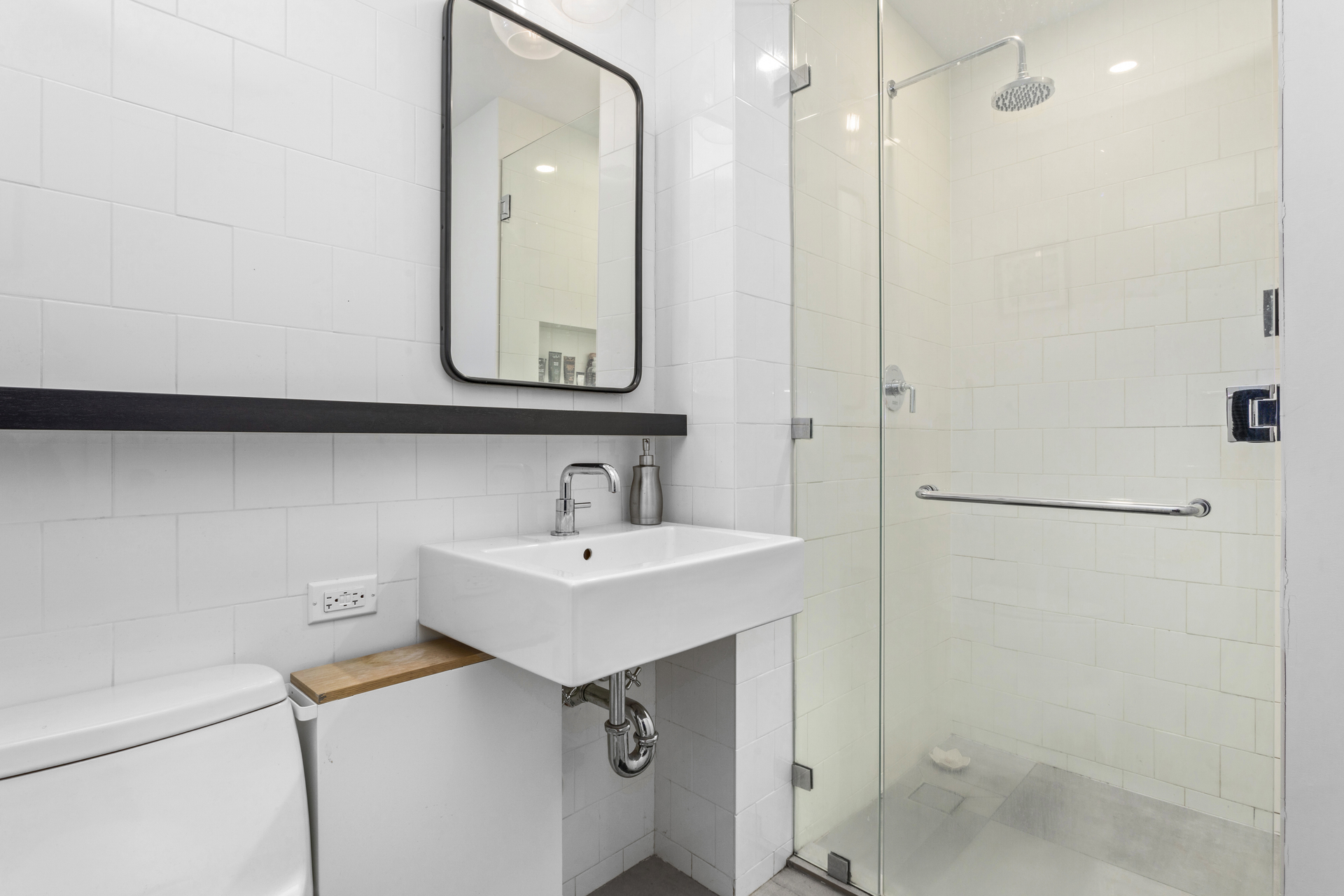 305 Union Avenue 5B Williamsburg Brooklyn NY 11211