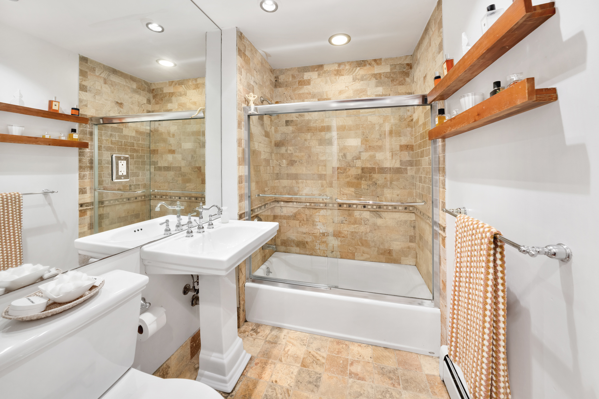 127 4th Place 1B Carroll Gardens Brooklyn NY 11231