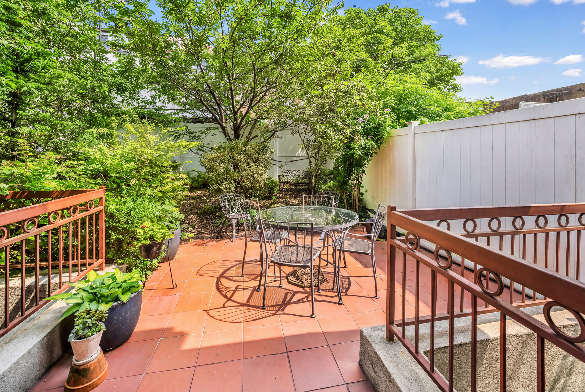 127 4th Place 1B Carroll Gardens Brooklyn NY 11231