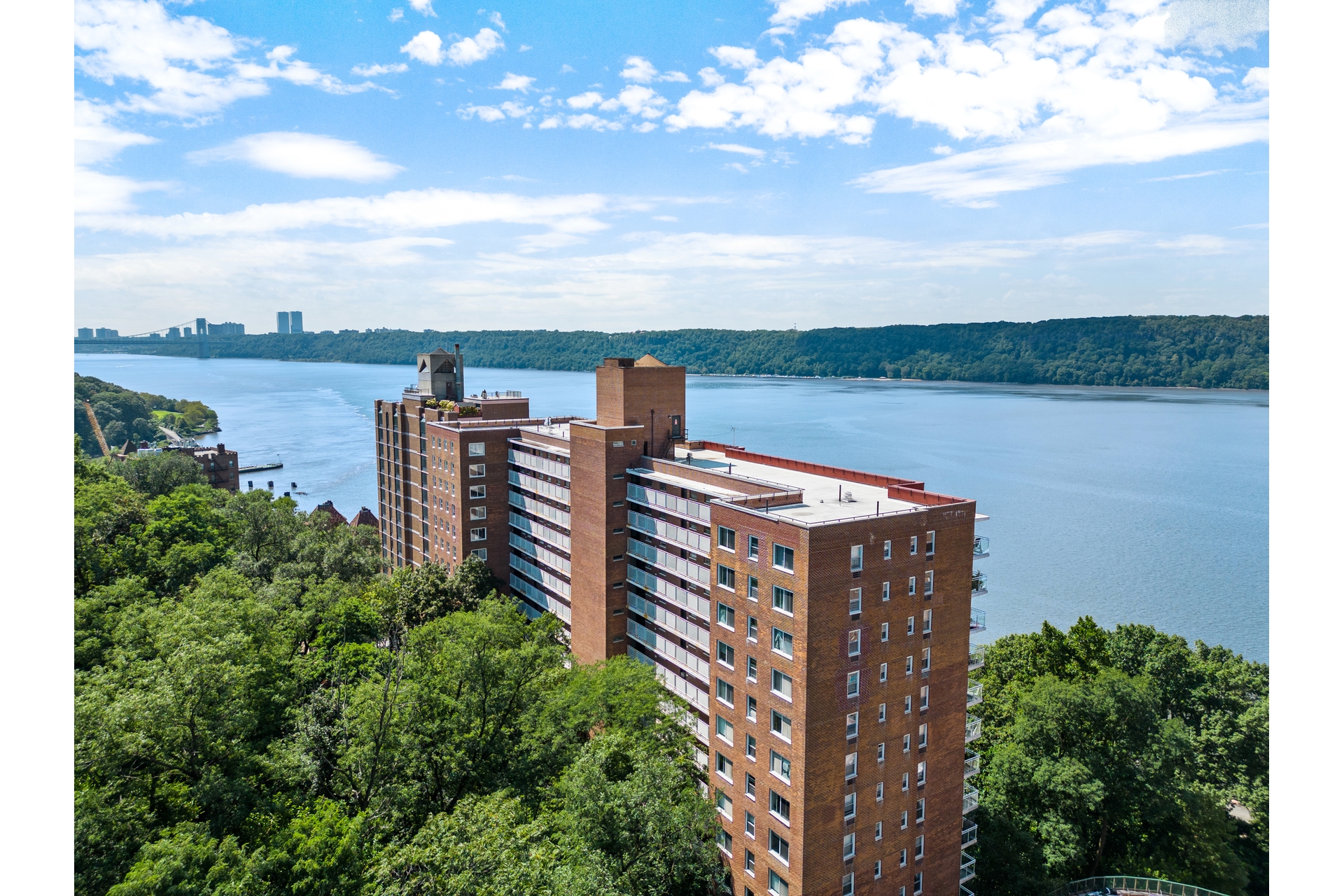 2575 Palisade Avenue 12AB Spuyten Duyvil Bronx NY 10463