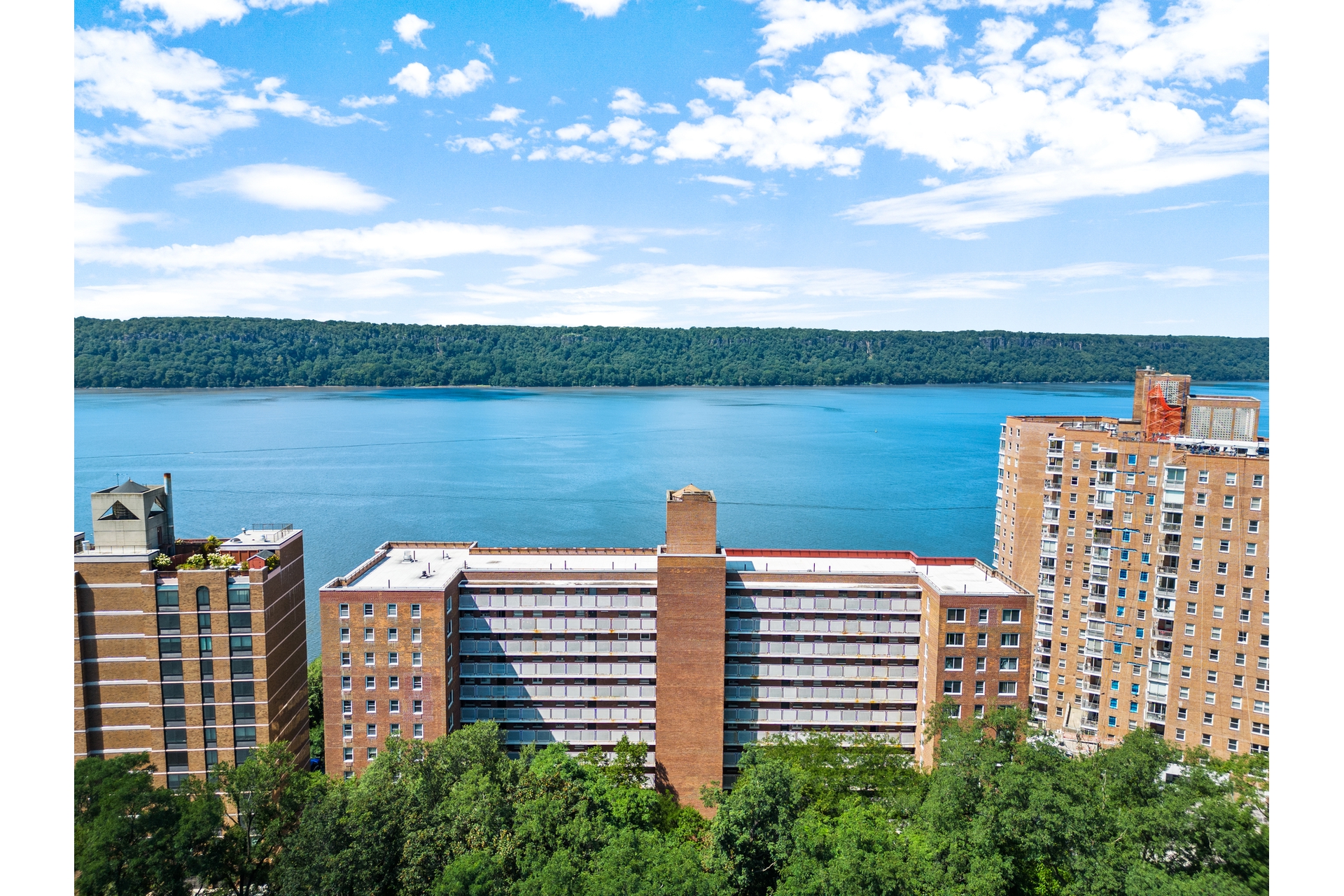 2575 Palisade Avenue 12AB Spuyten Duyvil Bronx NY 10463