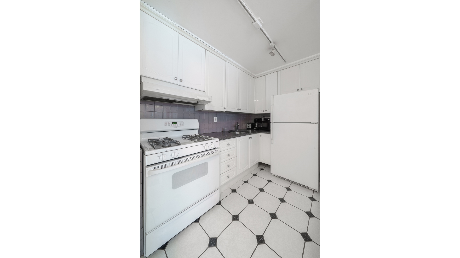 333 East 45th Street 4F Turtle Bay New York NY 10017