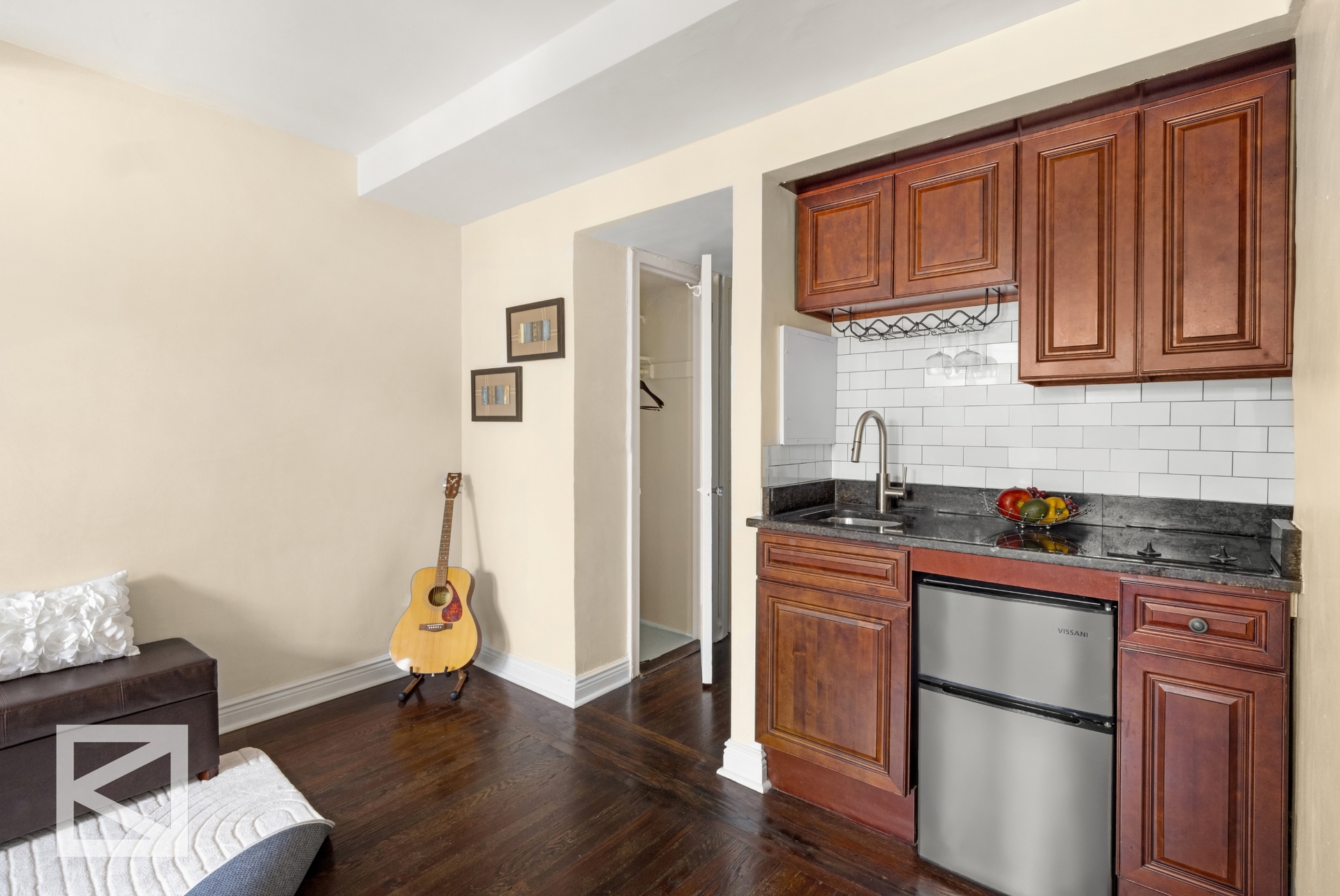 320 East 42nd Street 2403 Tudor City New York NY 10017