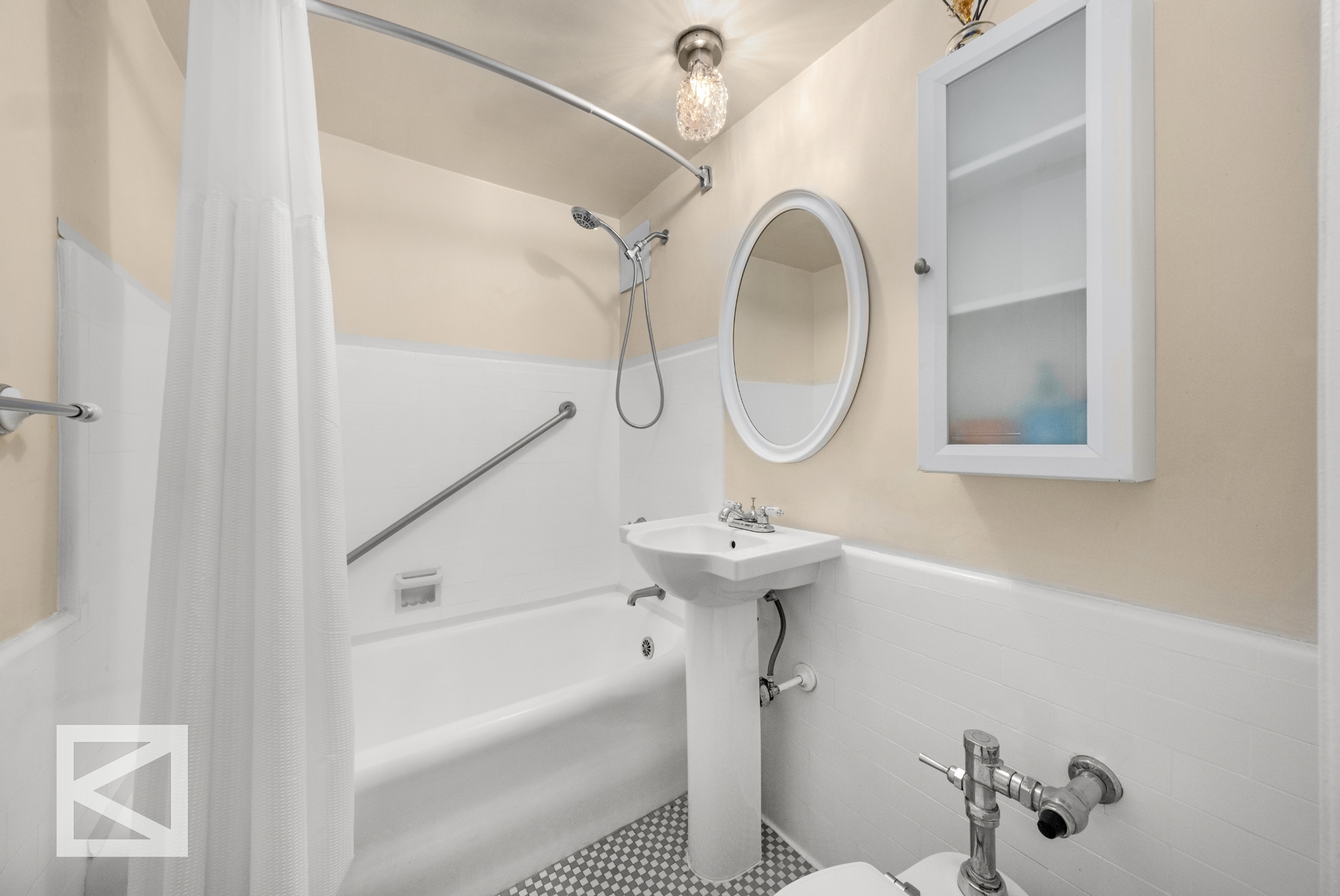 320 East 42nd Street 2403 Tudor City New York NY 10017